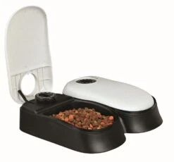 Automatic Food Dispenser By Trixie